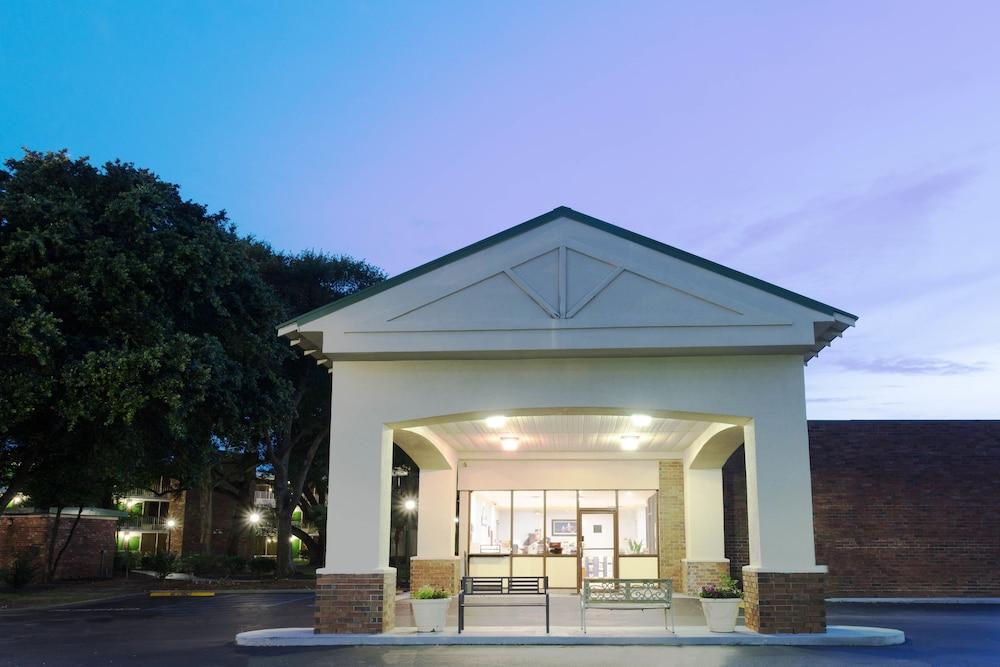 Days Inn By Wyndham Mt Pleasant-Charleston-Patriots Point Luaran gambar