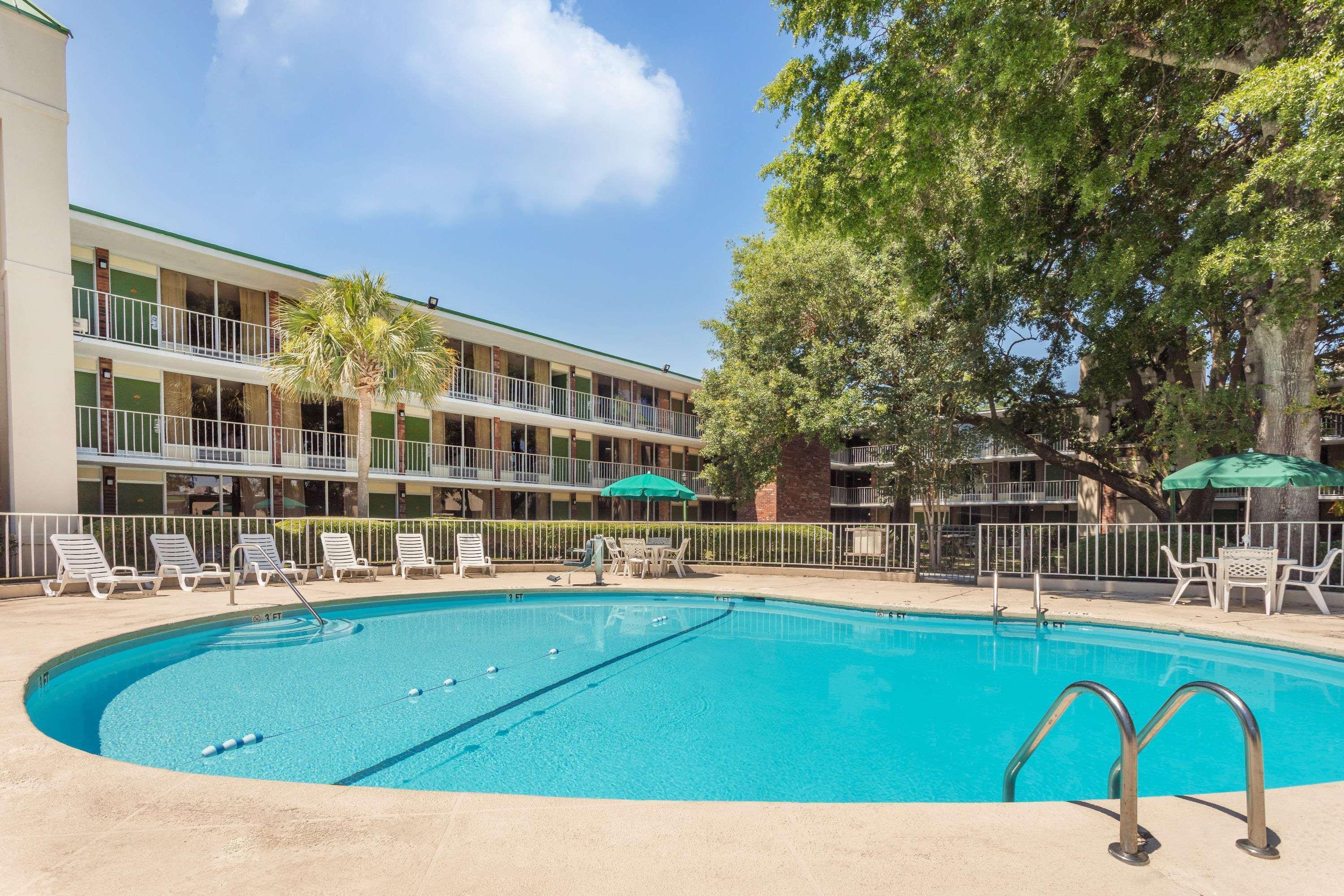 Days Inn By Wyndham Mt Pleasant-Charleston-Patriots Point Luaran gambar